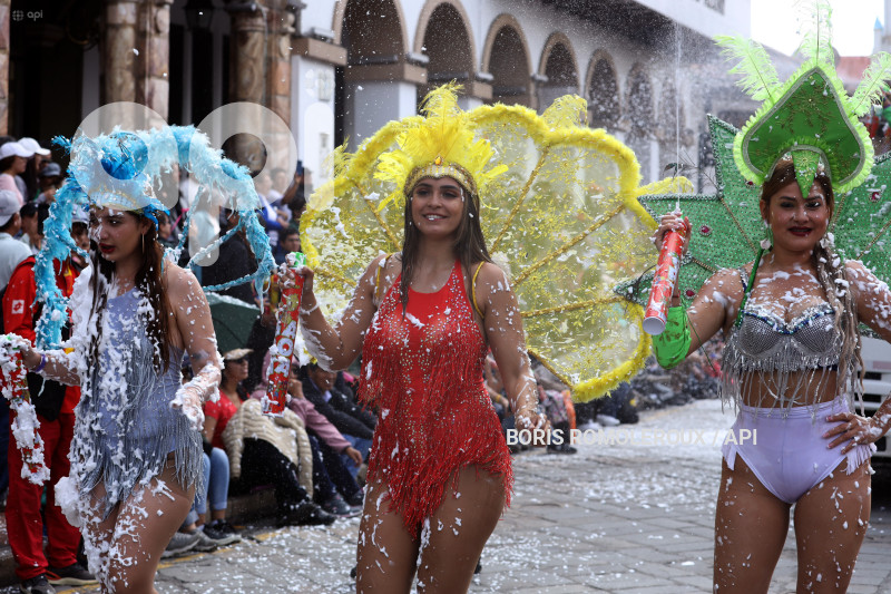 CUENCA-DESFILE CARNAVAL-CUATRO RIOS