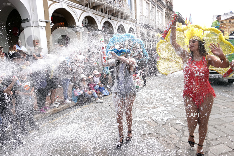 CUENCA-DESFILE CARNAVAL-CUATRO RIOS