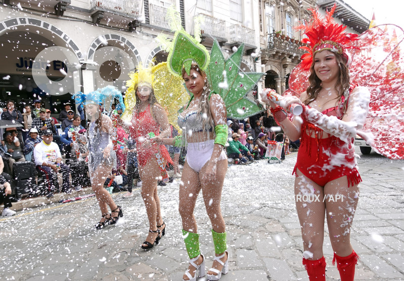 CUENCA-DESFILE CARNAVAL-CUATRO RIOS