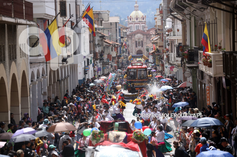 CUENCA-DESFILE CARNAVAL-CUATRO RIOS