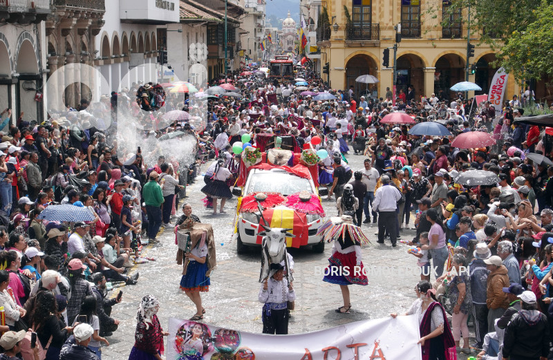CUENCA-DESFILE CARNAVAL-CUATRO RIOS