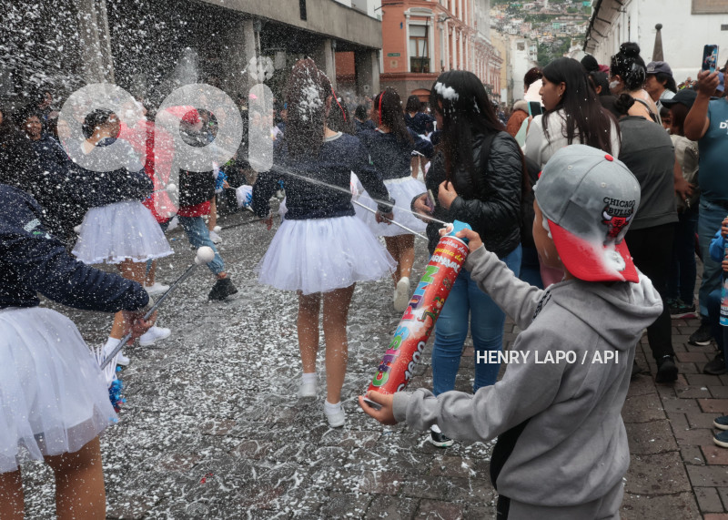 DESFILE CARNAVAL
