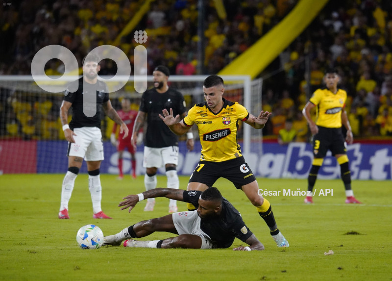 FBL-LIBERTADORES-BARCELONA-CORINTHIANS