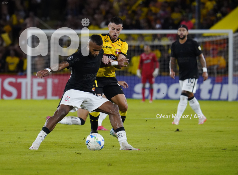 FBL-LIBERTADORES-BARCELONA-CORINTHIANS