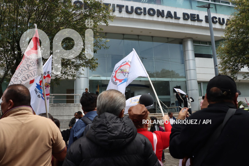 PLANTON TRABAJADORES CNEL