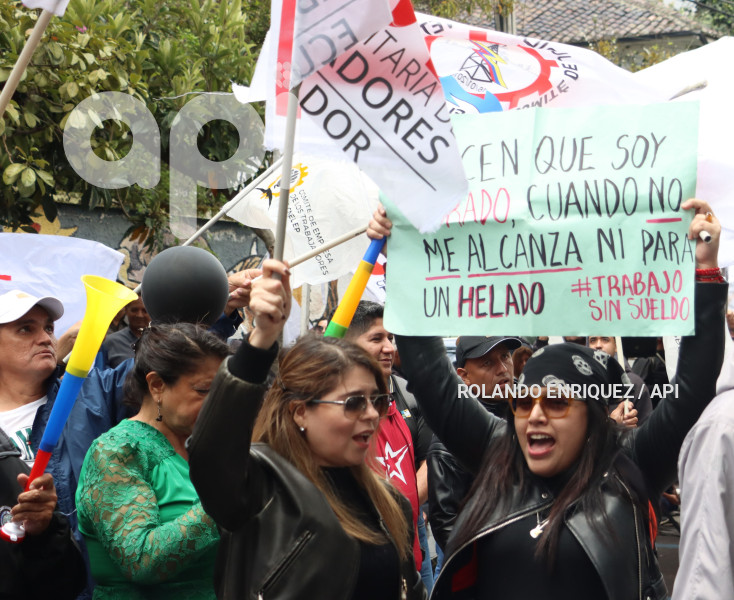 PLANTON TRABAJADORES CNEL