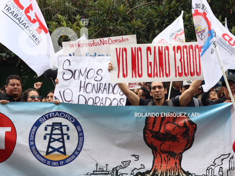 PLANTON TRABAJADORES CNEL