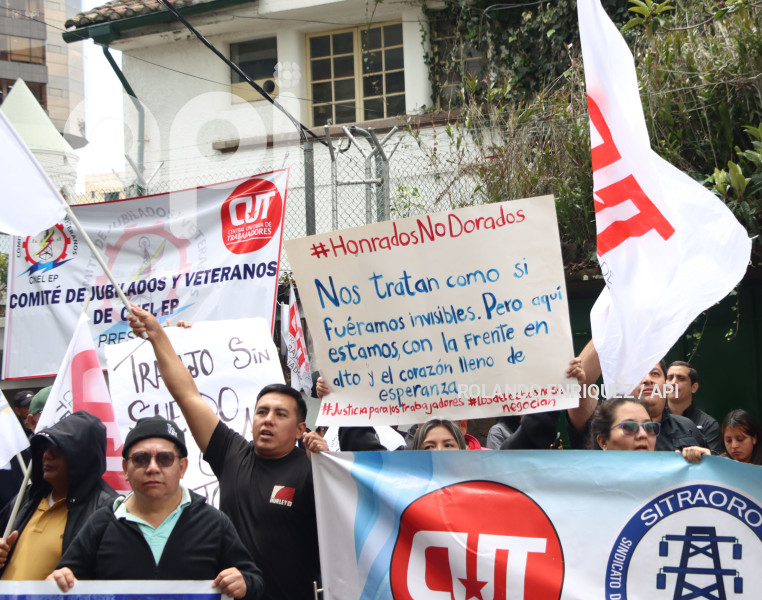 PLANTON TRABAJADORES CNEL