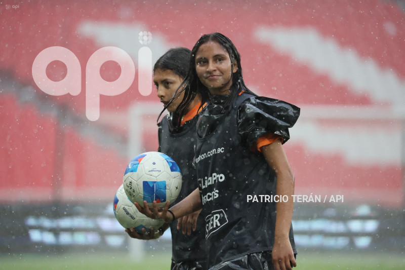 FBL SUPERLIGA FEMENINA LDU QUITO VS ESPUCE