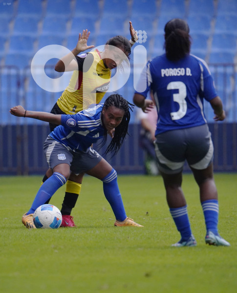 FBL-SUPERLIGA-EMELEC-BARCELONA