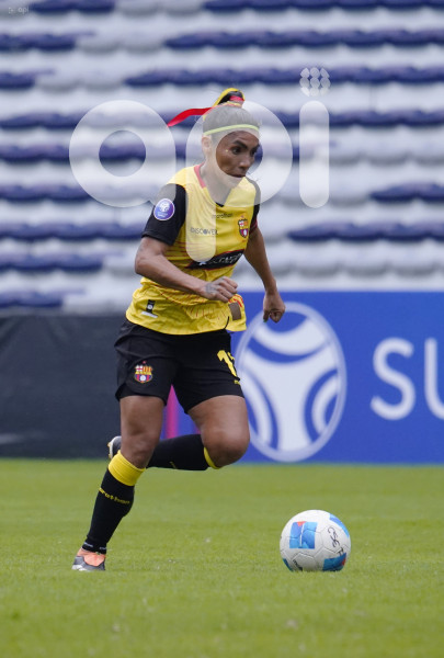 FBL-SUPERLIGA-EMELEC-BARCELONA