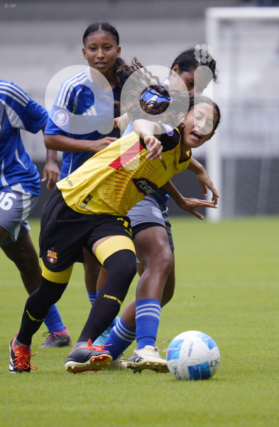 FBL-SUPERLIGA-EMELEC-BARCELONA