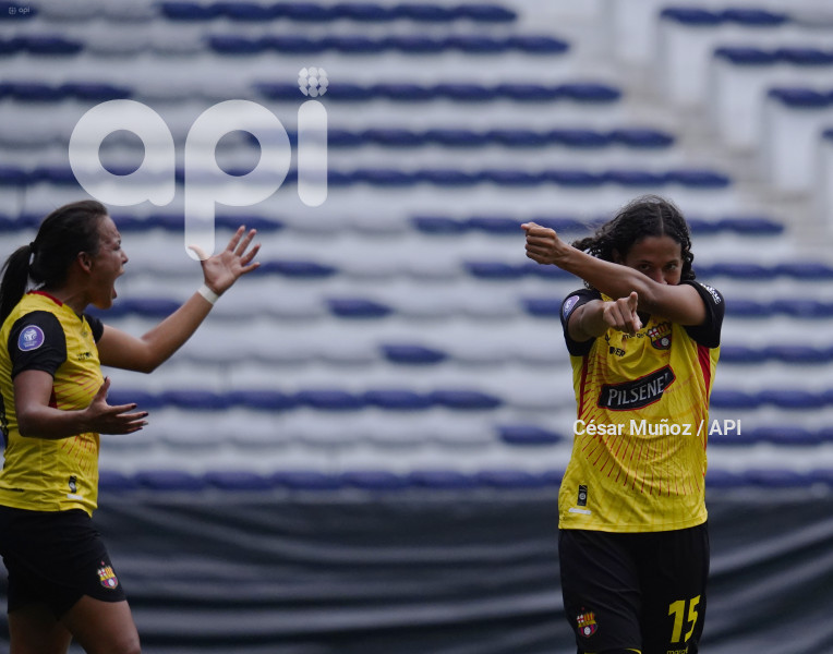 FBL-SUPERLIGA-EMELEC-BARCELONA