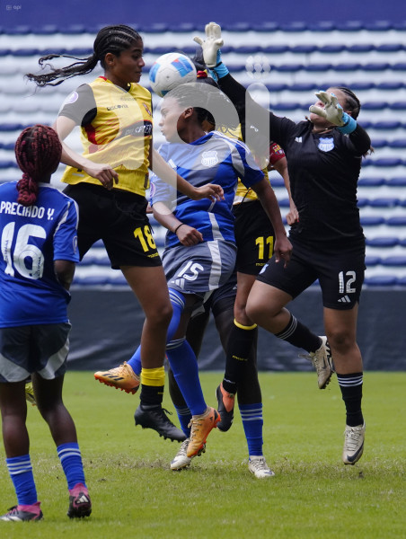 FBL-SUPERLIGA-EMELEC-BARCELONA