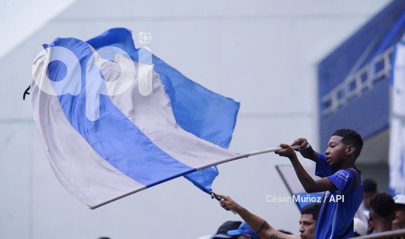 FBL-SUPERLIGA-EMELEC-BARCELONA