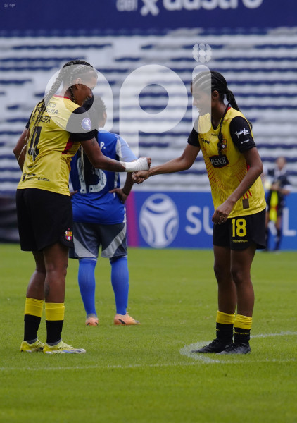FBL-SUPERLIGA-EMELEC-BARCELONA