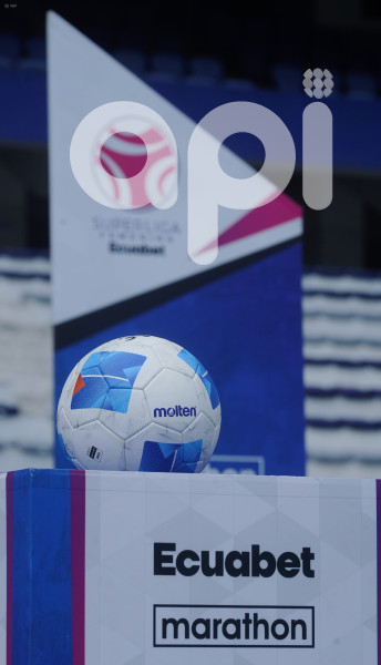 FBL-SUPERLIGA-EMELEC-BARCELONA