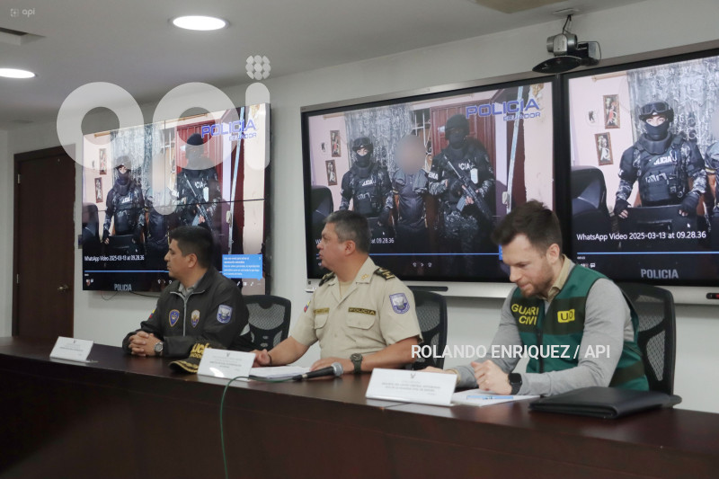 POLICIA OPERATIVOS GRAN FENIX  13 Y 14