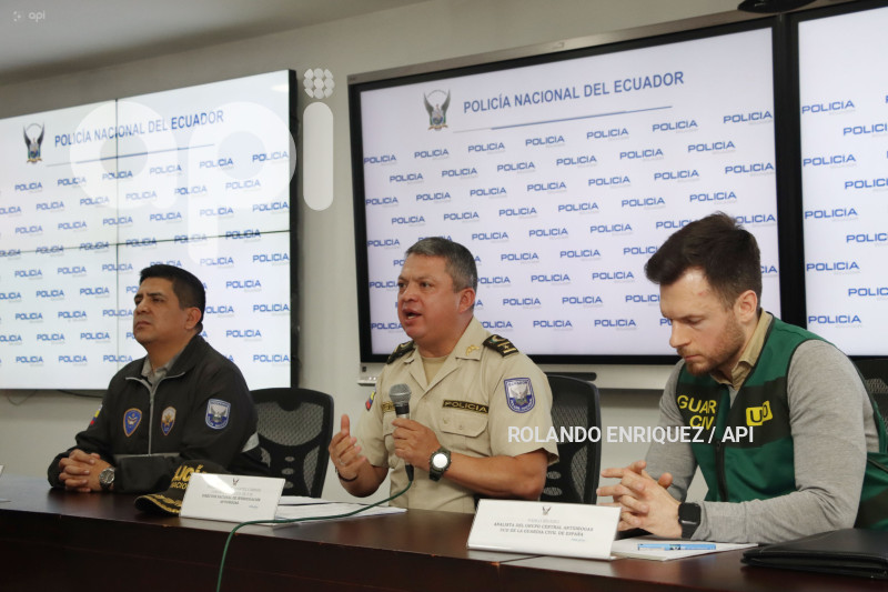 POLICIA OPERATIVOS GRAN FENIX  13 Y 14