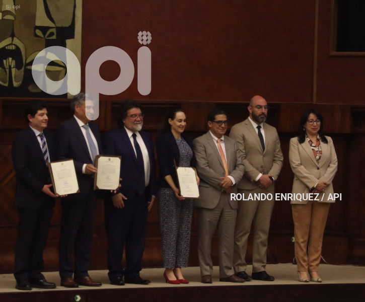 POSESION JUECES CORTE CONSTITUCIONAL