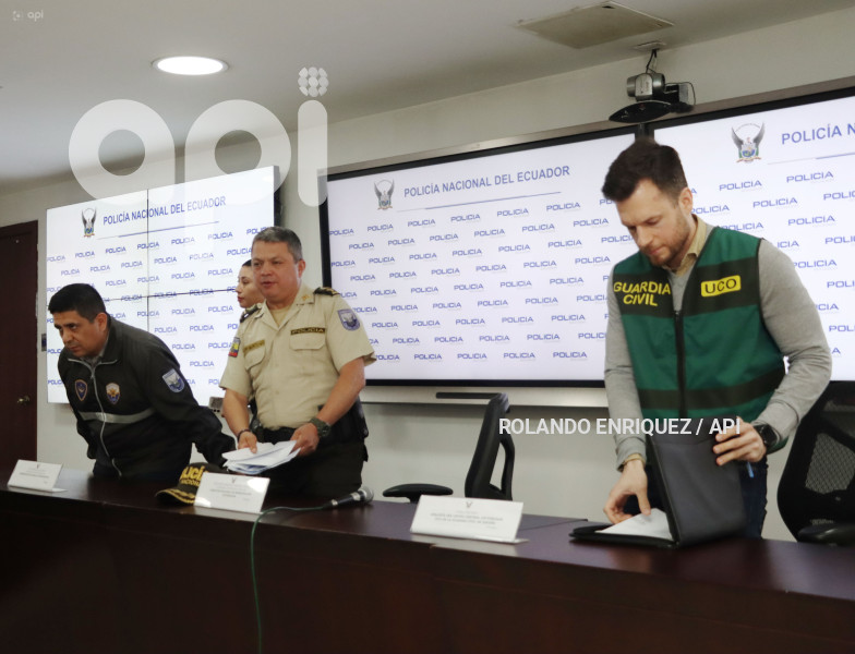 POLICIA OPERATIVOS GRAN FENIX  13 Y 14