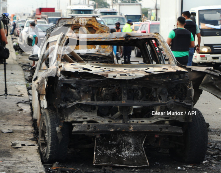 GYE-EXPLOSION CARROS PENI