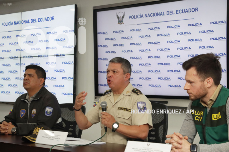 POLICIA OPERATIVOS GRAN FENIX  13 Y 14