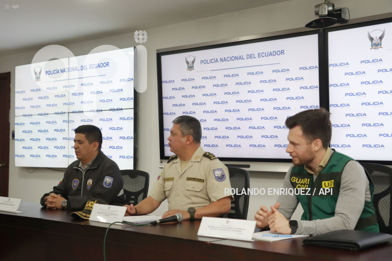 POLICIA OPERATIVOS GRAN FENIX  13 Y 14