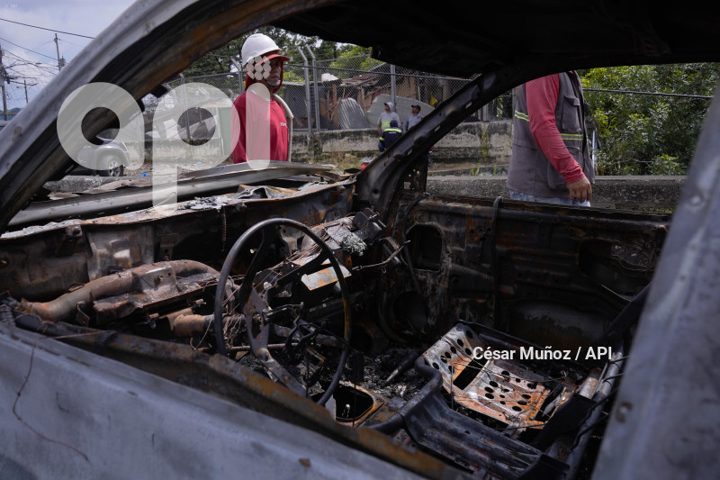 GYE-EXPLOSION CARROS PENI