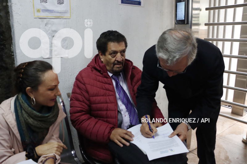 USO CELULAR EN ELECCIONES