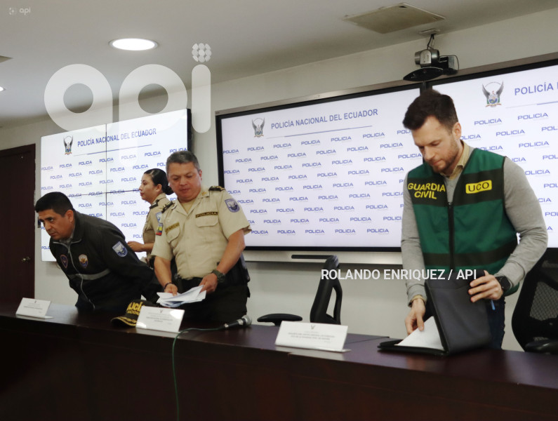 POLICIA OPERATIVOS GRAN FENIX  13 Y 14