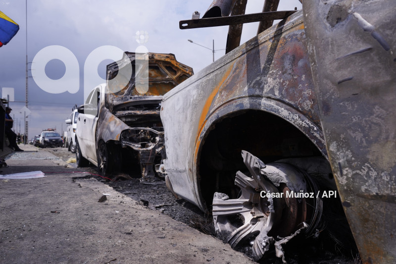 GYE-EXPLOSION CARROS PENI