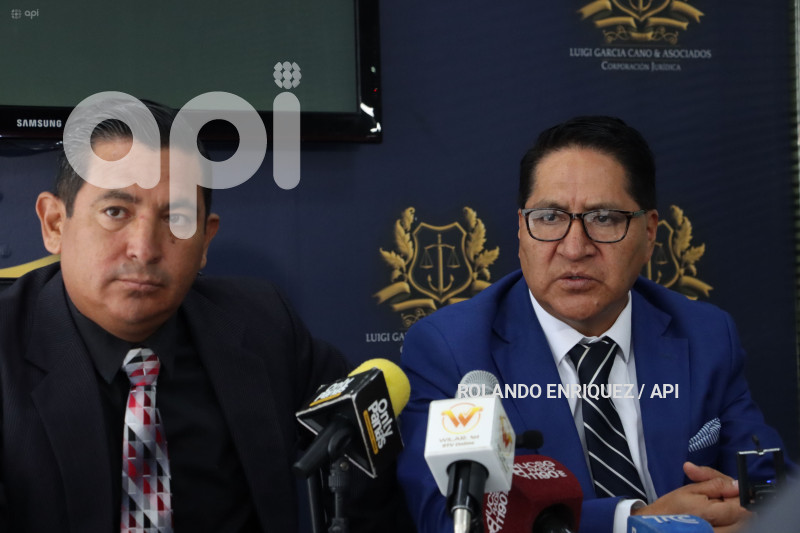 DENUNCIA EN CONTRA DE LEONIDAS IZA