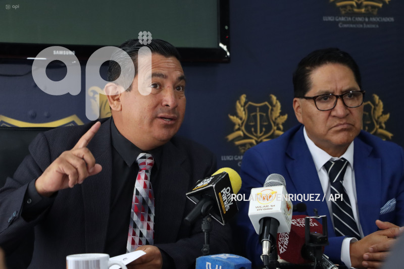 DENUNCIA EN CONTRA DE LEONIDAS IZA