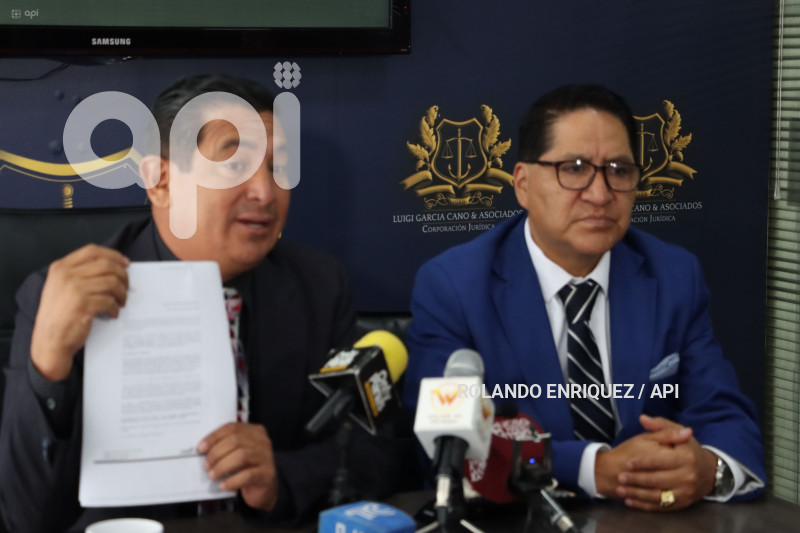 DENUNCIA EN CONTRA DE LEONIDAS IZA