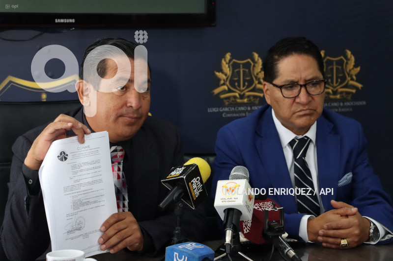 DENUNCIA EN CONTRA DE LEONIDAS IZA