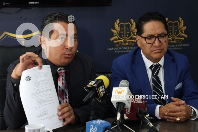 DENUNCIA EN CONTRA DE LEONIDAS IZA