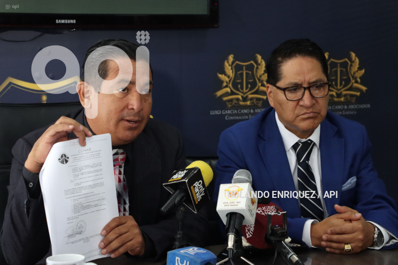 DENUNCIA EN CONTRA DE LEONIDAS IZA