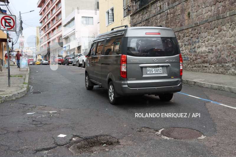 LLUVIA Y BACHES QUITO