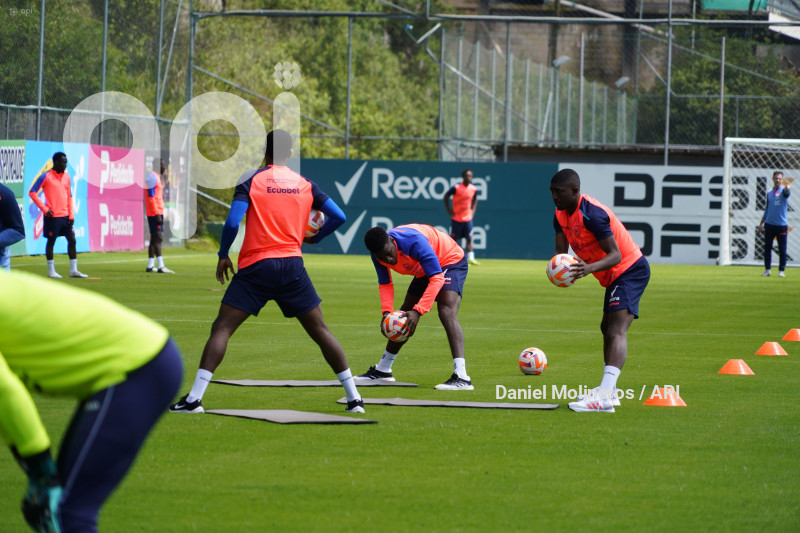 ENTRENAMIENTO SELECCION