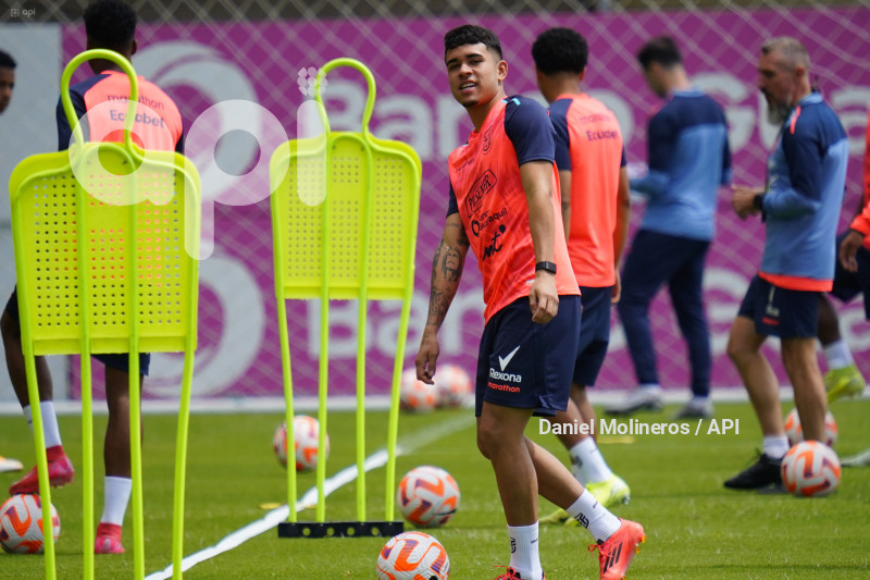 ENTRENAMIENTO SELECCION