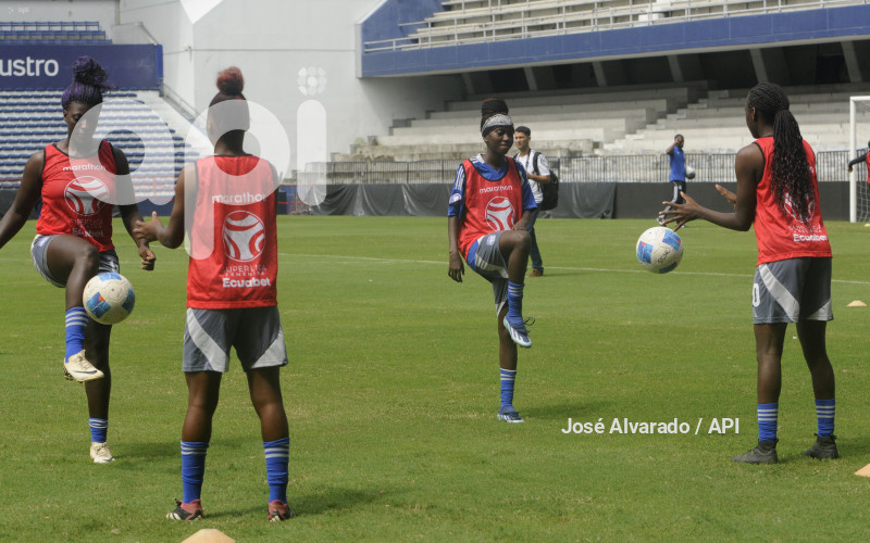 FBL-SUPERLIGAFEMENINA-EMELEC-VINOTINTO