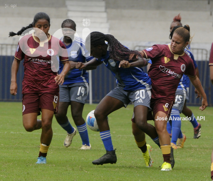 FBL-SUPERLIGAFEMENINA-EMELEC-VINOTINTO