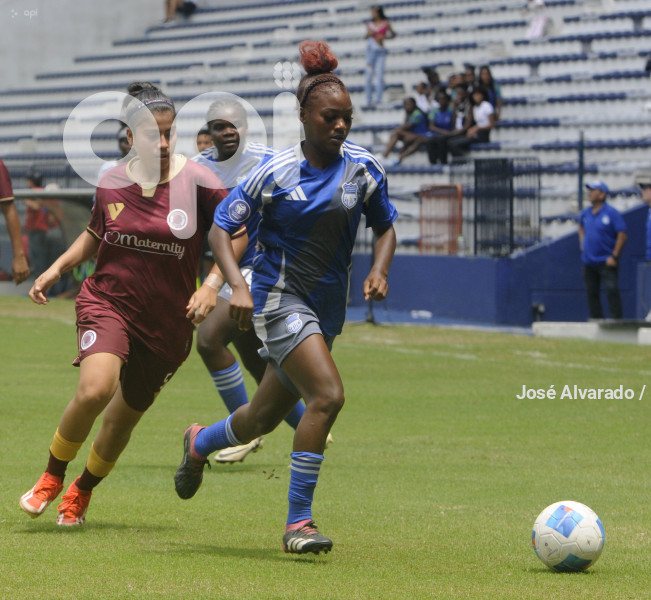 FBL-SUPERLIGAFEMENINA-EMELEC-VINOTINTO