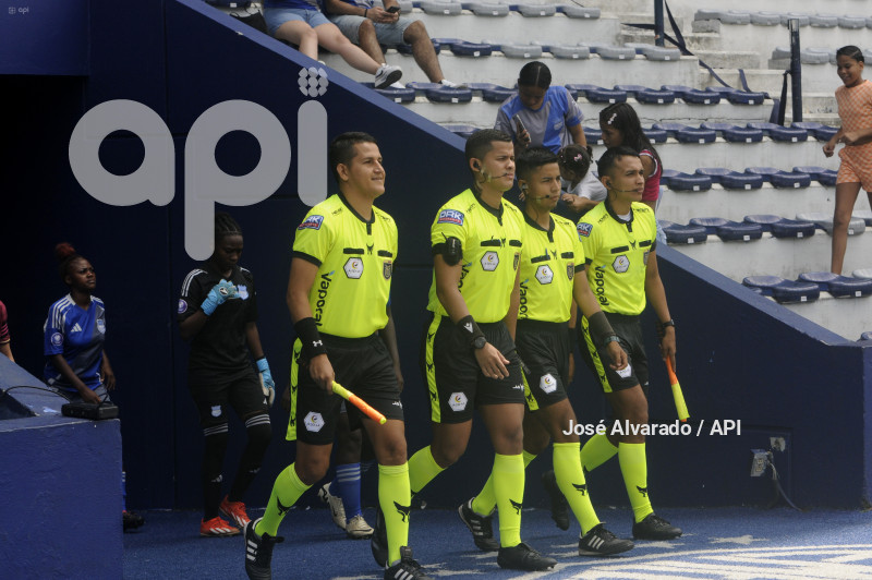 FBL-SUPERLIGAFEMENINA-EMELEC-VINOTINTO
