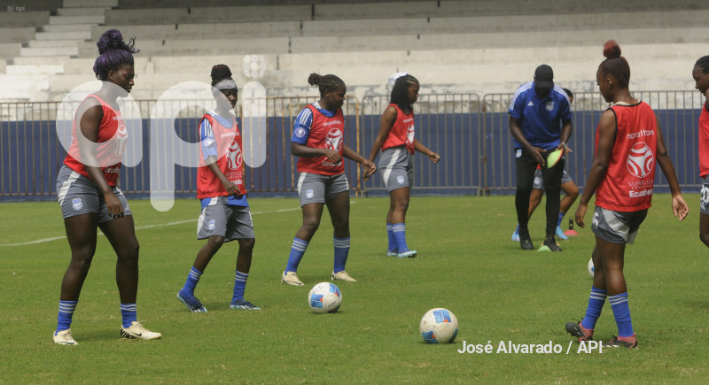 FBL-SUPERLIGAFEMENINA-EMELEC-VINOTINTO
