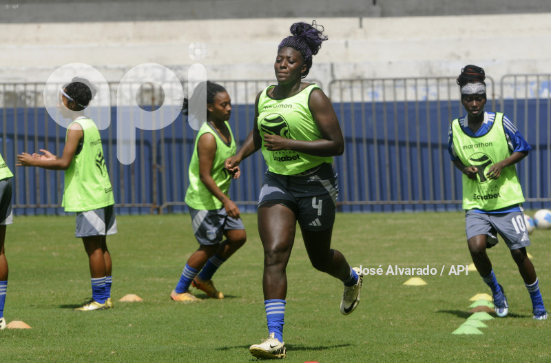 FBL-SUPERLIGAFEMENINA-EMELEC-VINOTINTO