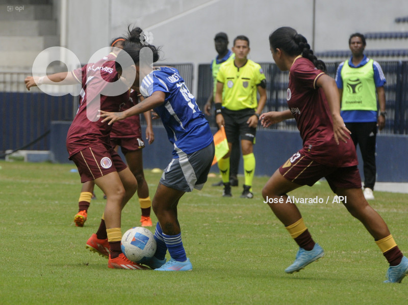 FBL-SUPERLIGAFEMENINA-EMELEC-VINOTINTO