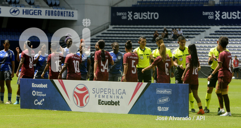 FBL-SUPERLIGAFEMENINA-EMELEC-VINOTINTO