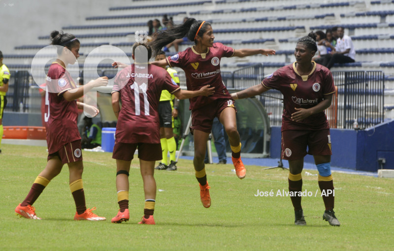 FBL-SUPERLIGAFEMENINA-EMELEC-VINOTINTO